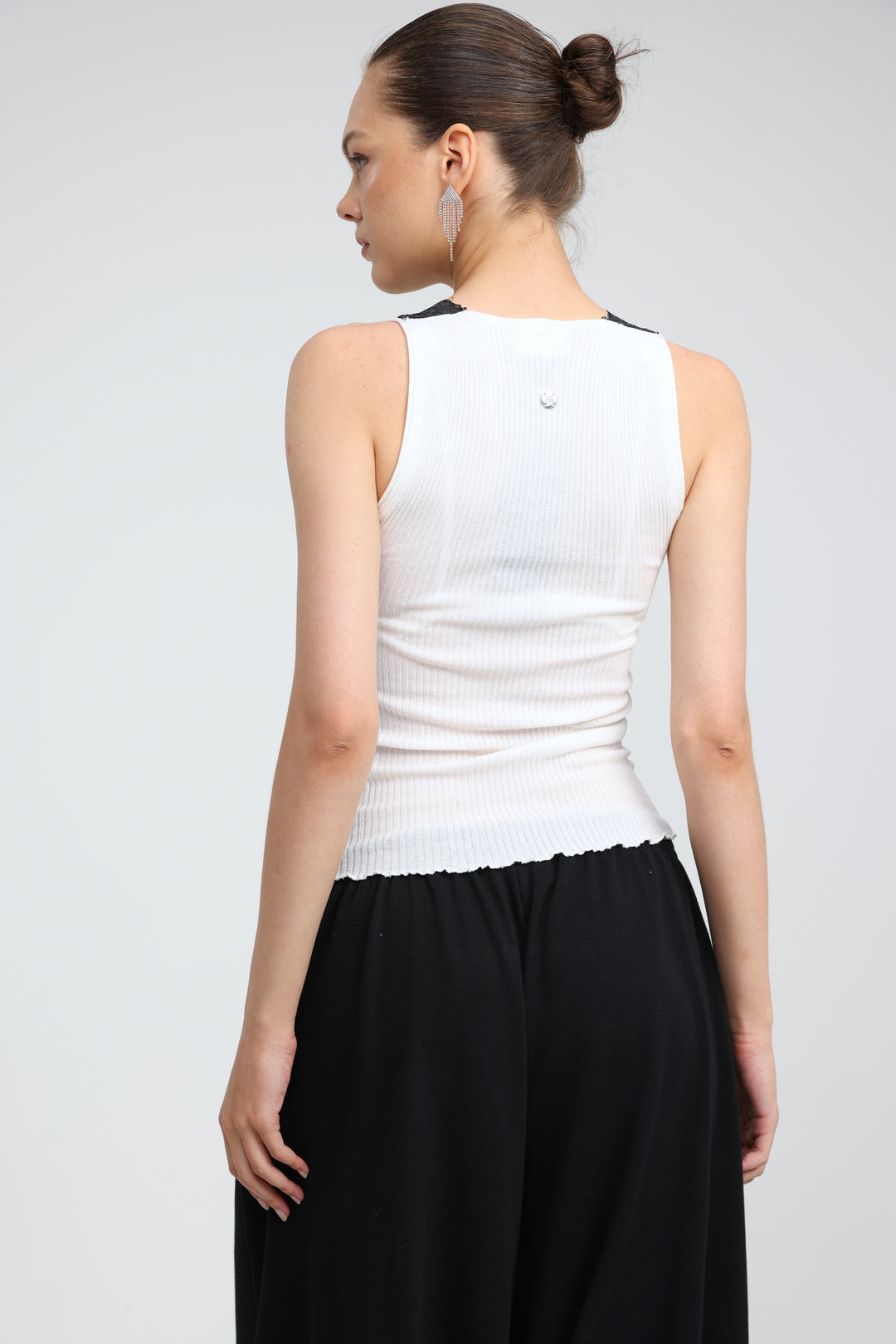 Sweetheart White/Black Tank