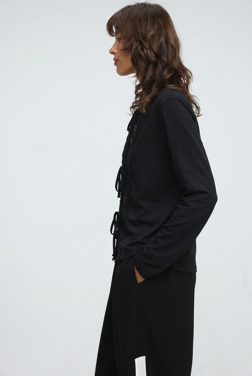 Amulet Black Top