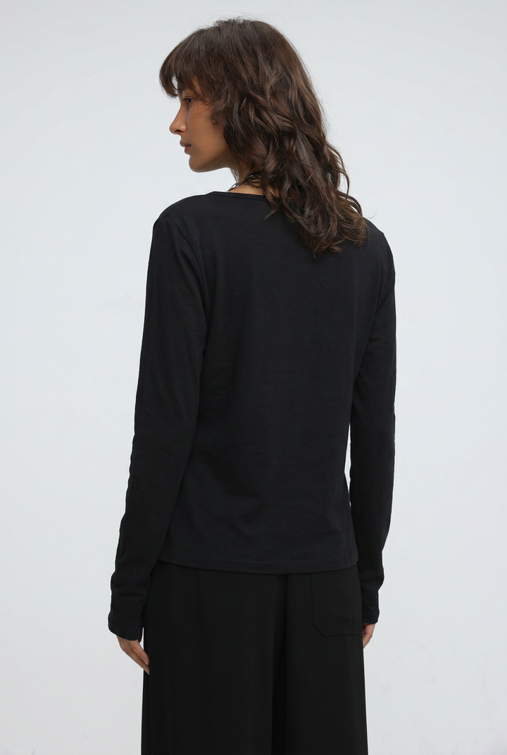Amulet Black Top