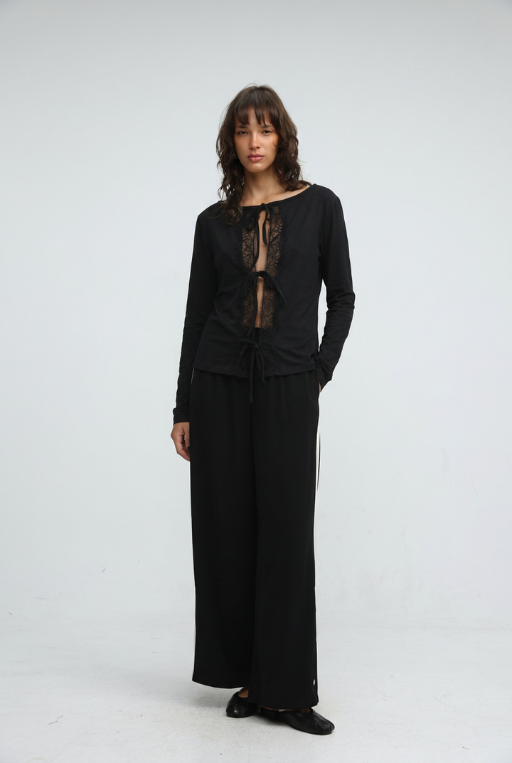 Amulet Black Top