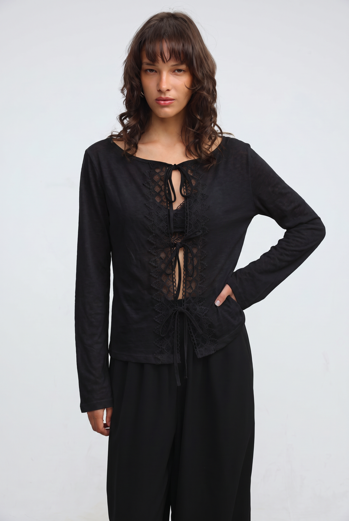 Amulet Black Top