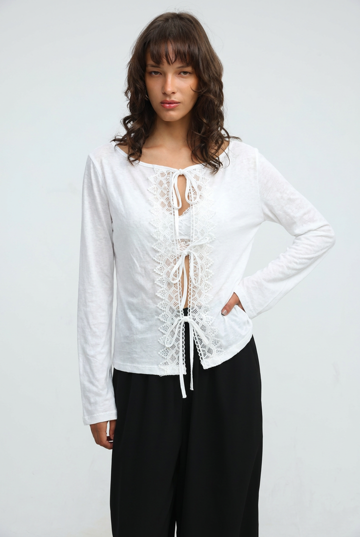 Amulet White Top