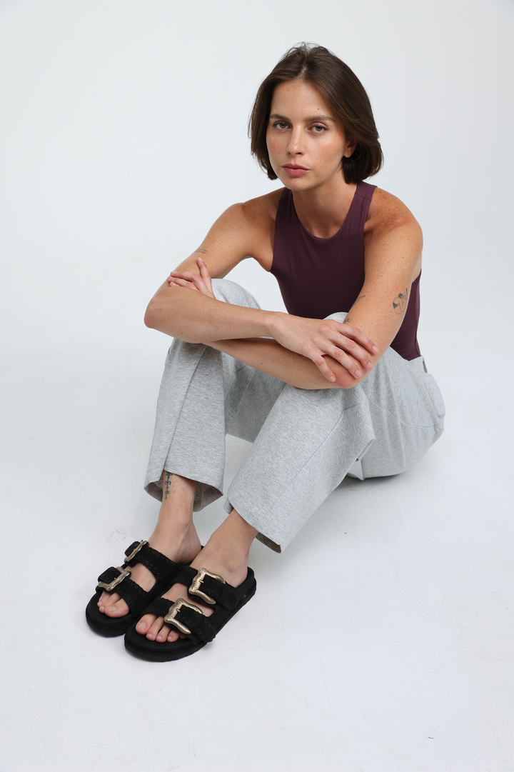 Engraved Buckle Black Sandals