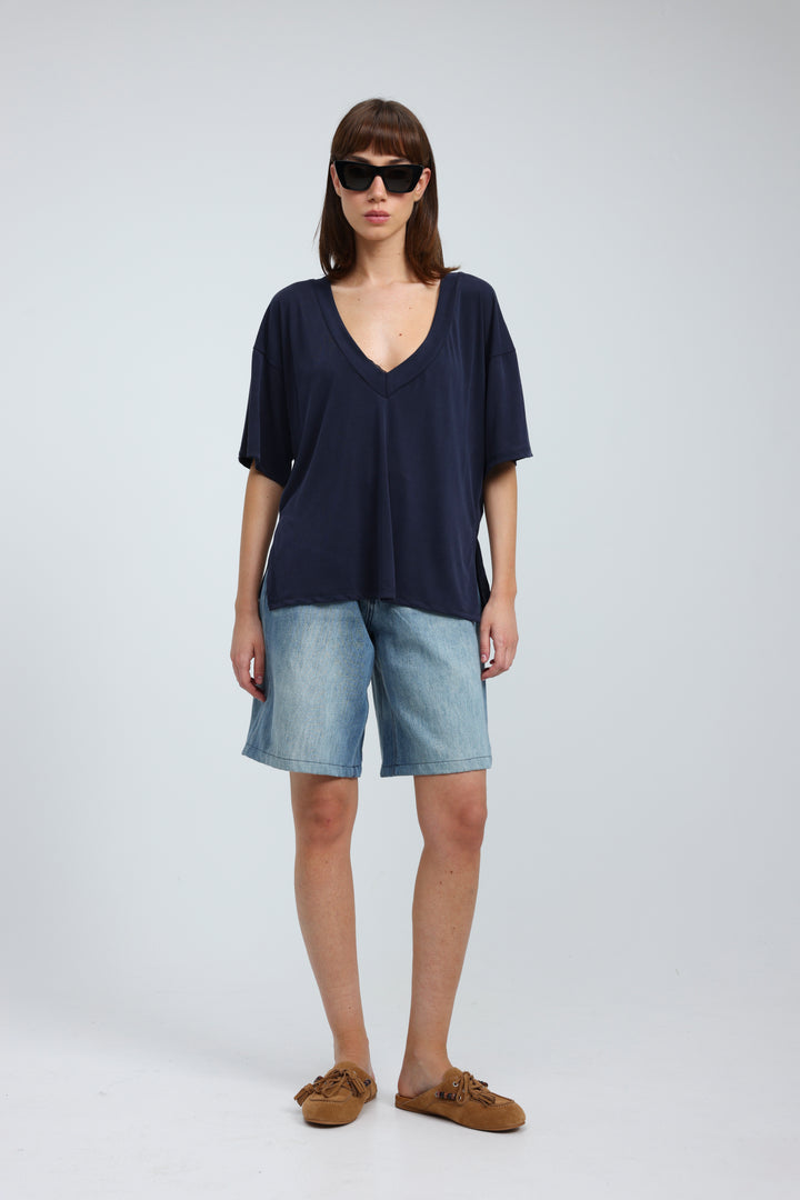 Clean32 Navy V T-Shirt