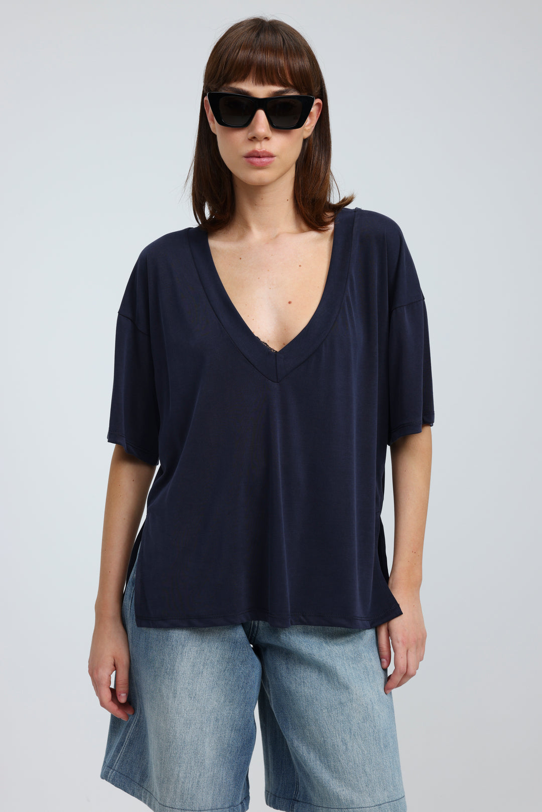 Clean32 Navy V T-Shirt