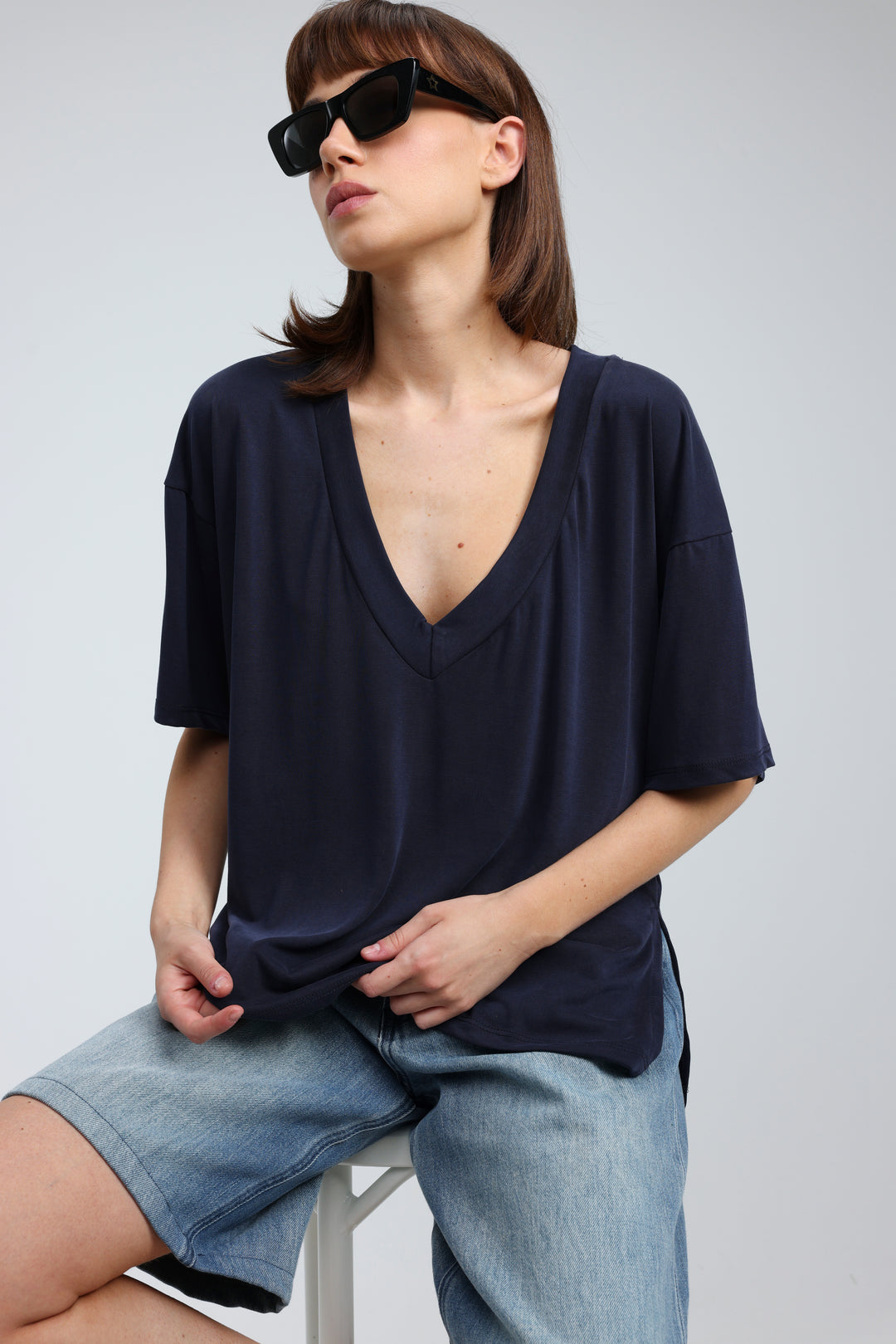 Clean32 Navy V T-Shirt