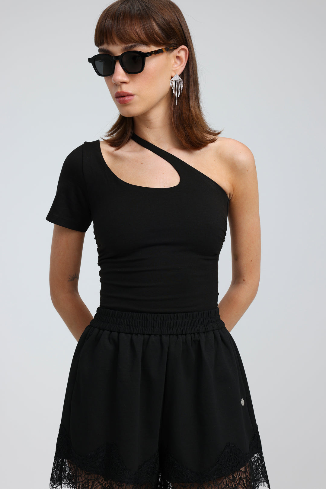 Swan Black Top