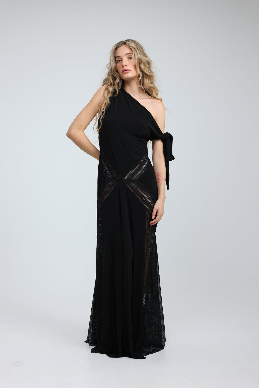 Hagarus Black Dress