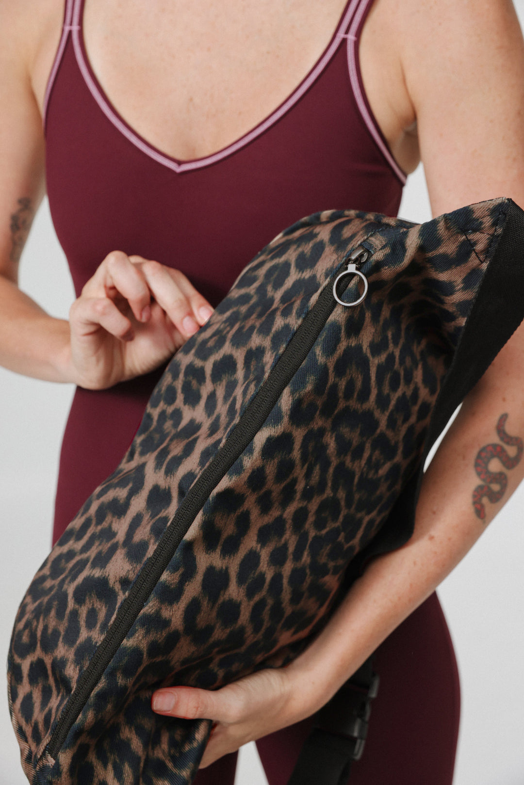 EE Huge Leopard Belt Bag