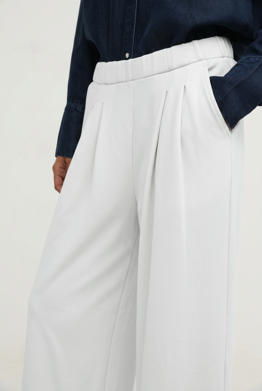 Motion Cream Joggers