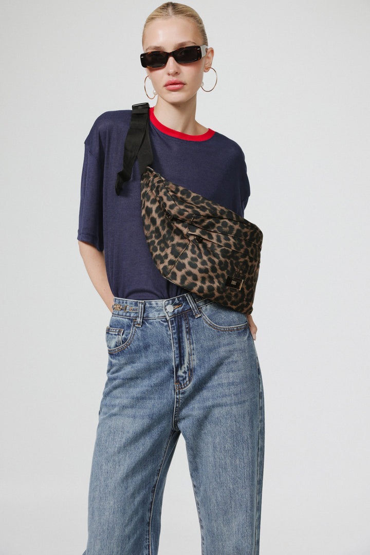 EE Huge Leopard Belt Bag