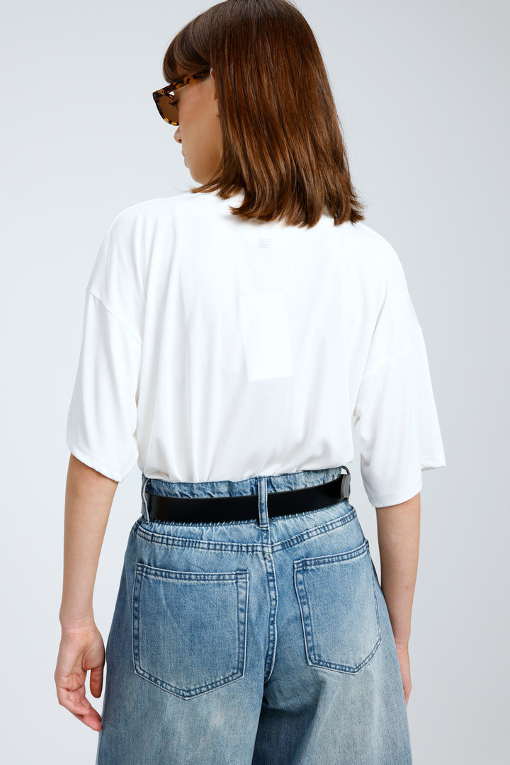 Clean32 White V T-Shirt
