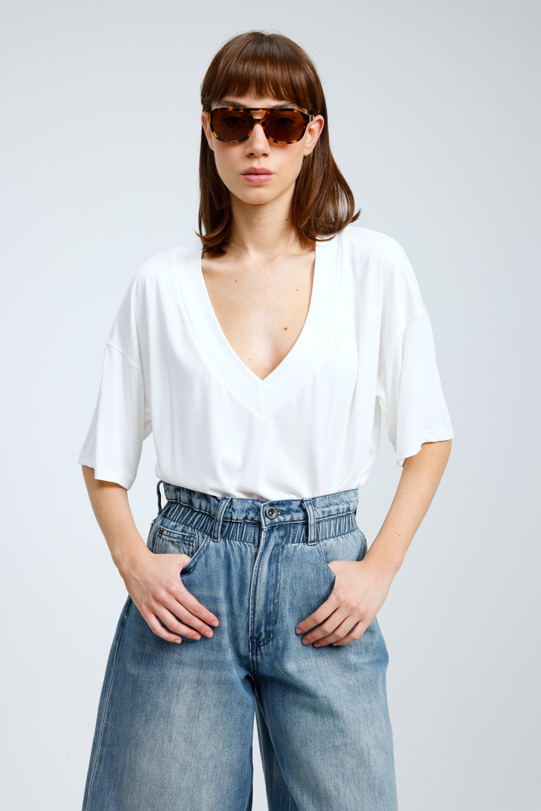 Clean32 White V T-Shirt