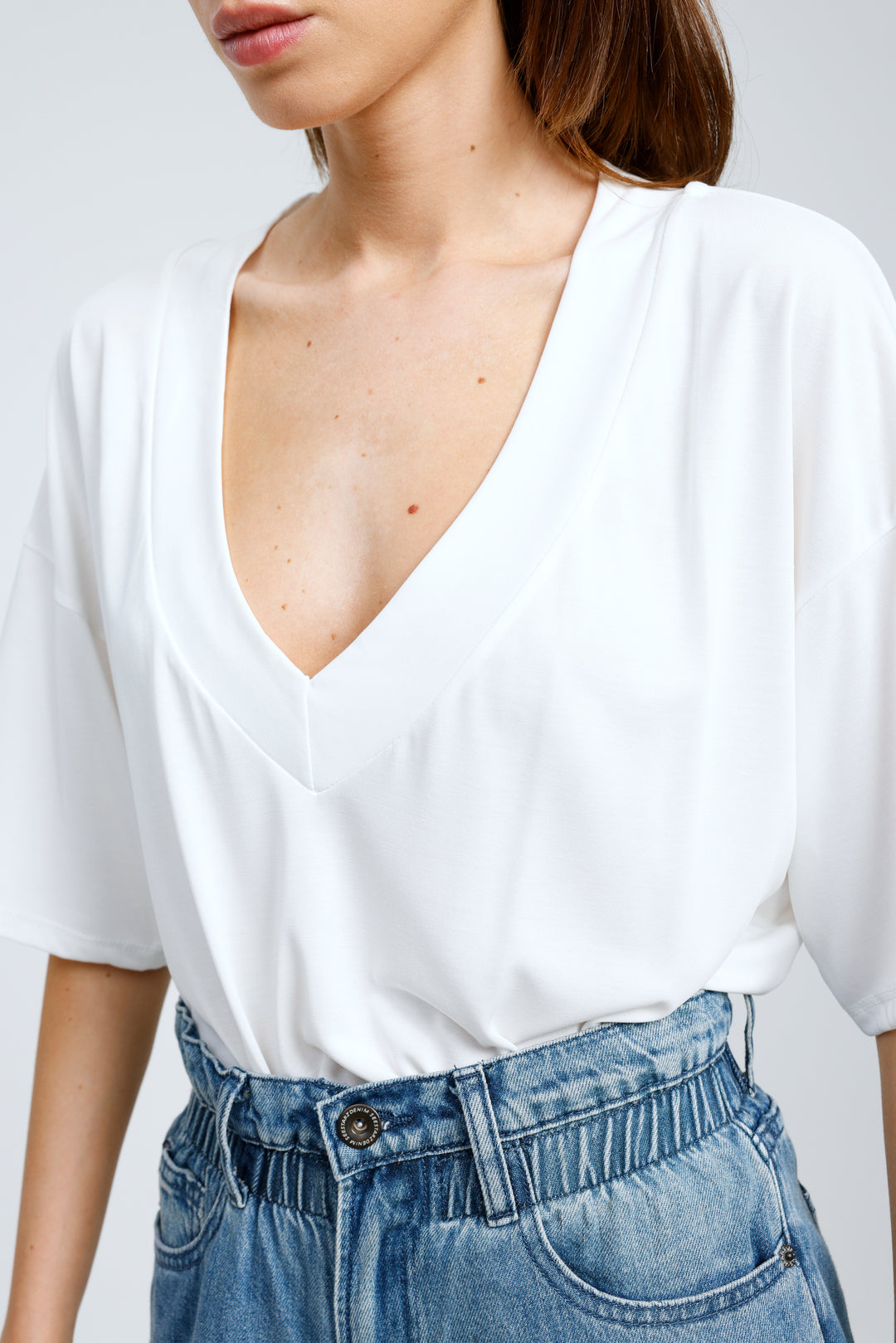 Clean32 White V T-Shirt