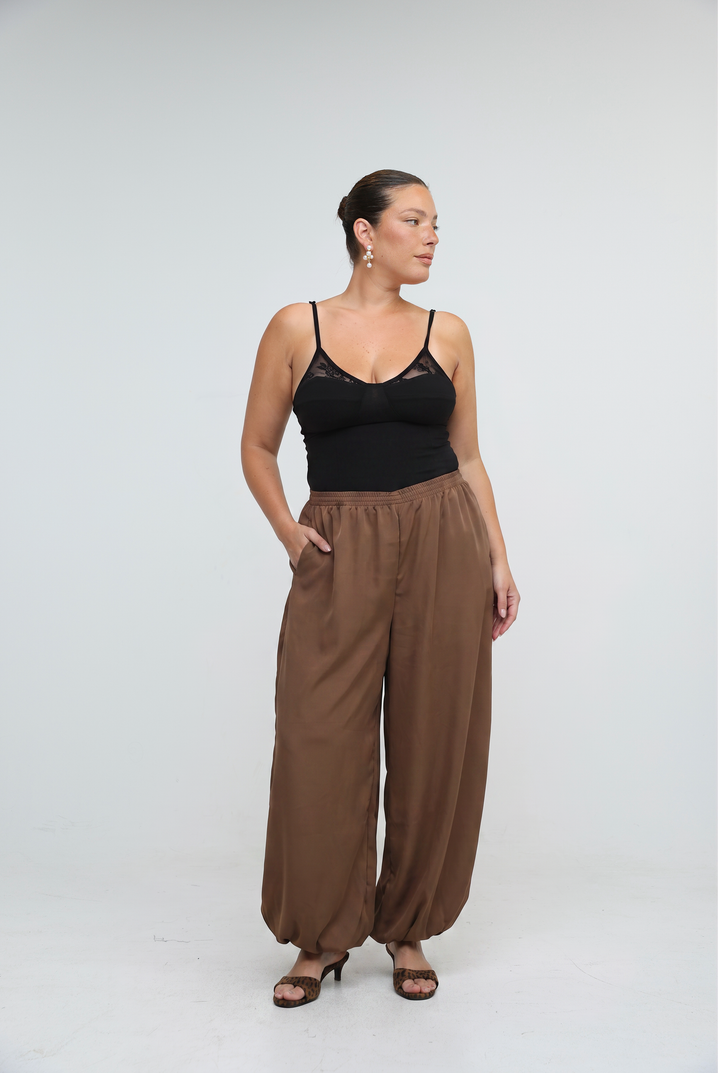 Fluid Black Balloon Bottoms