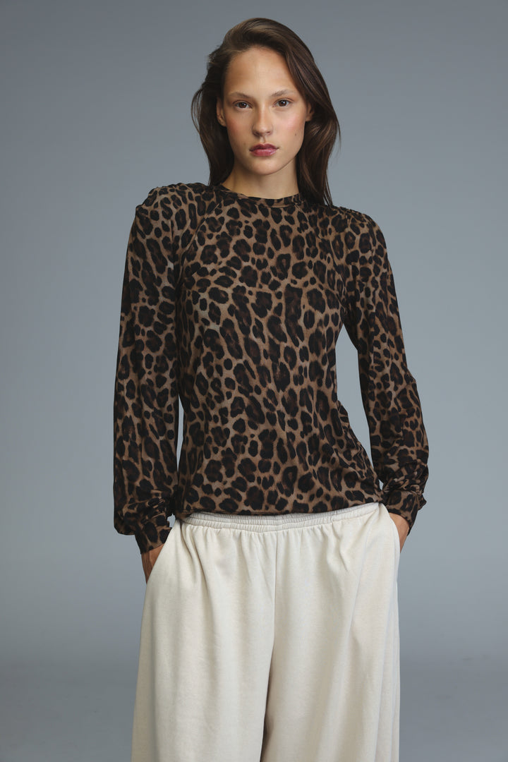 Lg leopard padded shirt long-sleeved top with classic leopard print in dark brown and black spots on tan background
