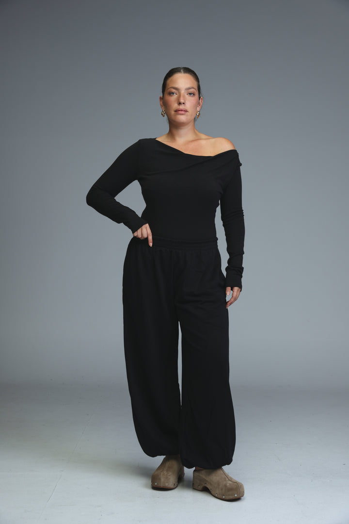 Miss purple black off-the-shoulder long-sleeved jumpsuit with wide-leg pants front view