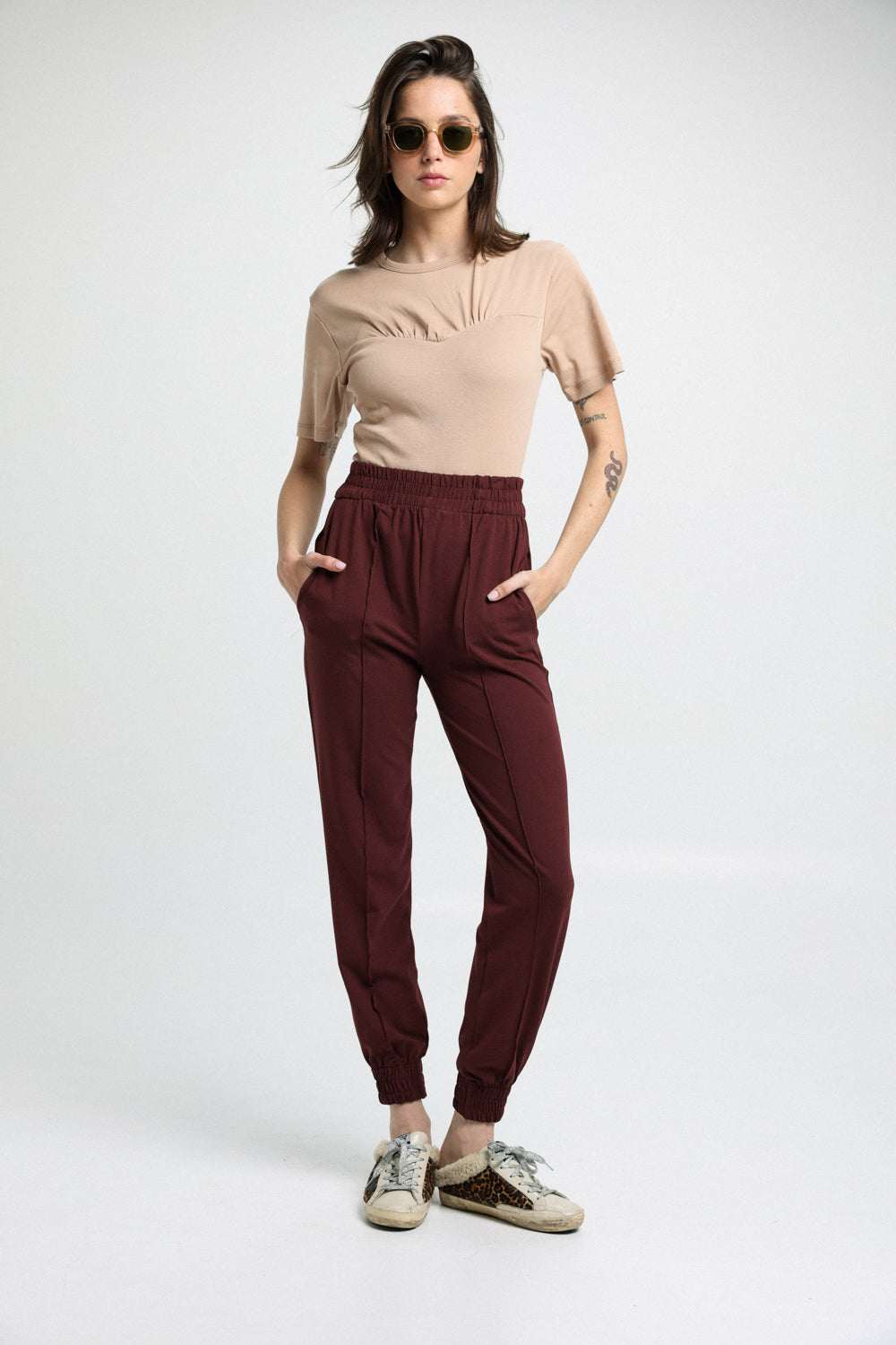 Best Wine Joggers מכנס אלגנט לנשים בצבע יין
