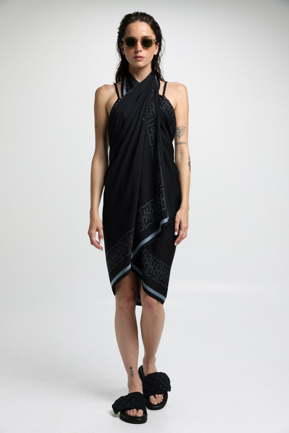 Black Sarong חצאית סארונג שחורה