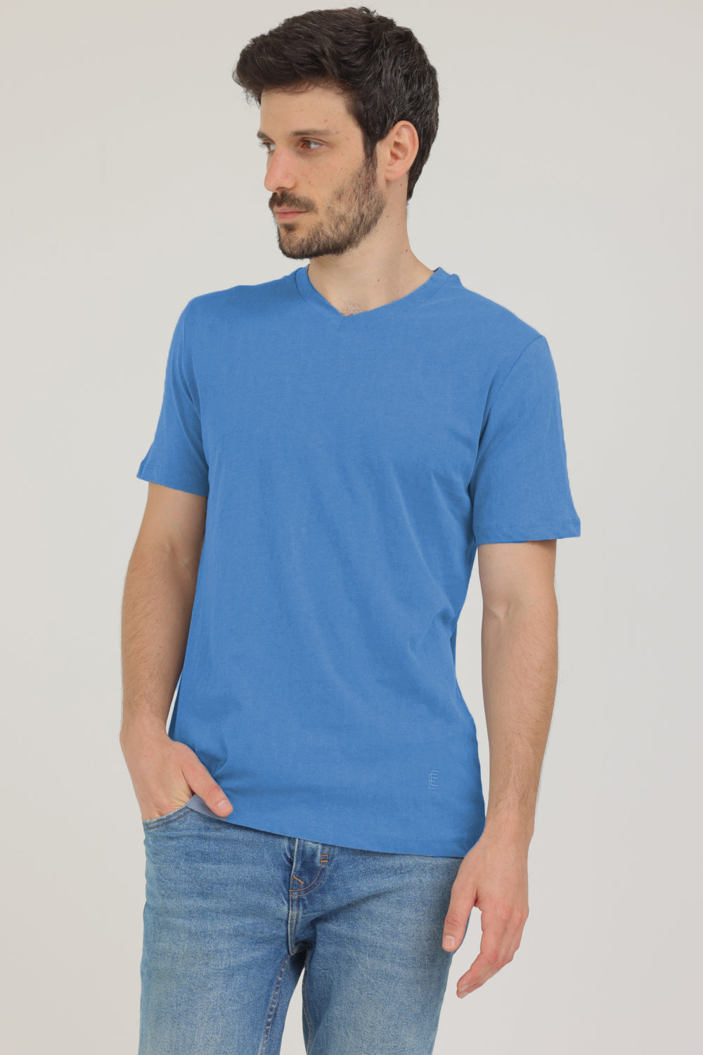 חולצת טי שירט קצרה לגבר צבע כחול שמיים