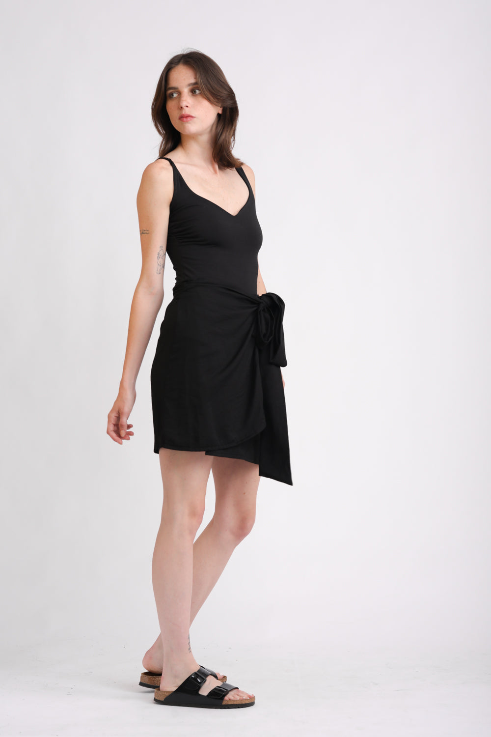 חצאית מיני שחורה Island Black Skirt  100% ויסקוזה