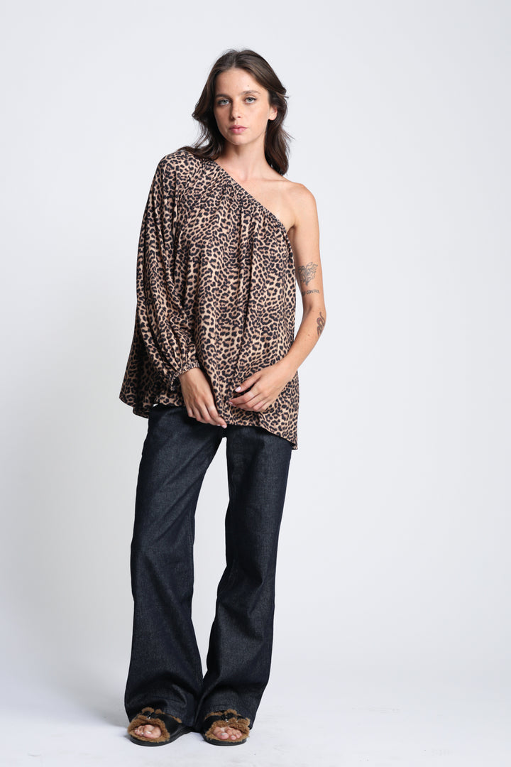 Discover Leopard Top