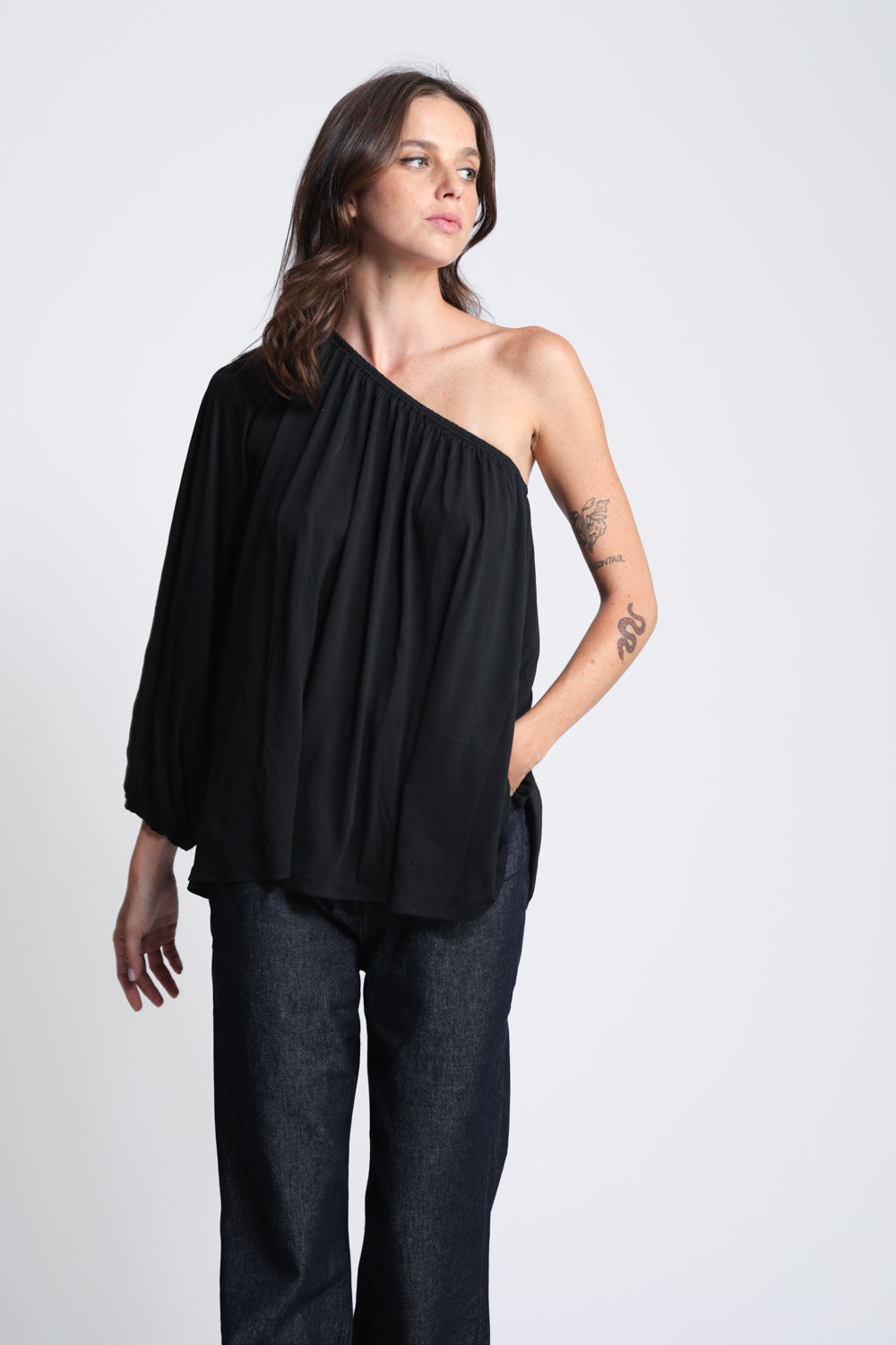 Discover Black Top