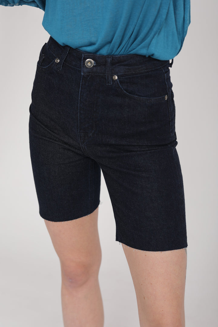  Short Dark Blue Denim מכנסי ג'ינס קצרים לנשים