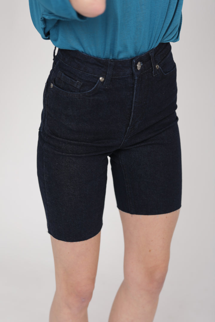 ג'ינס קצר כחול בהיר Short Light Blue Denim מידה 34