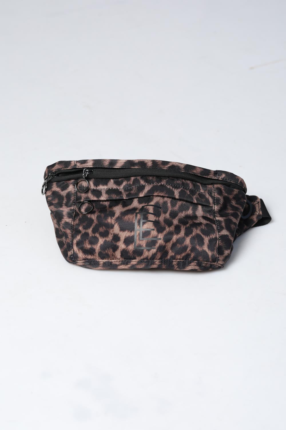 תיק פאוץ EE Leopard Belt Bag