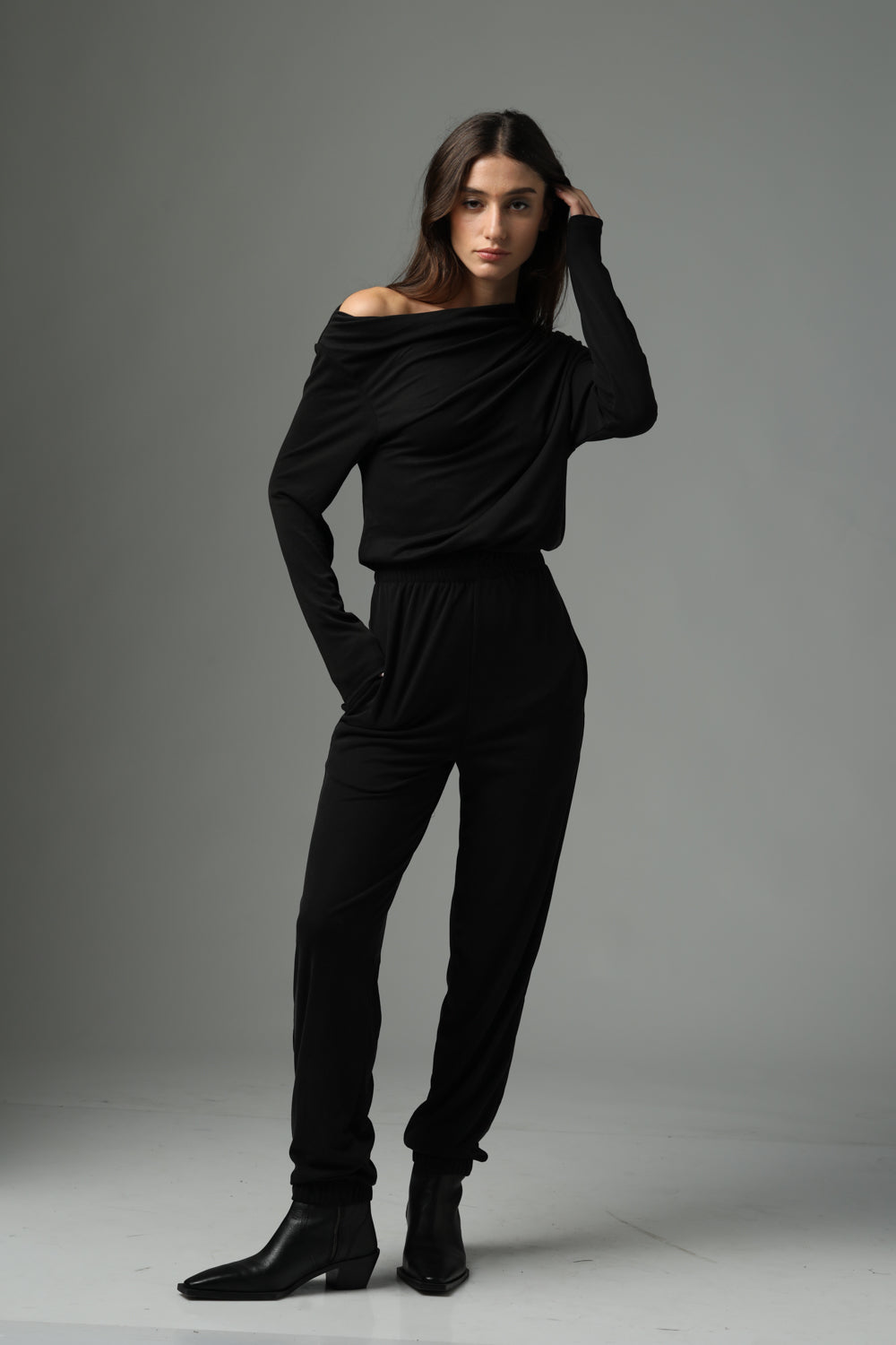 אוברול ארוך לנשים BFF Long Black Jumpsuit צבע שחור