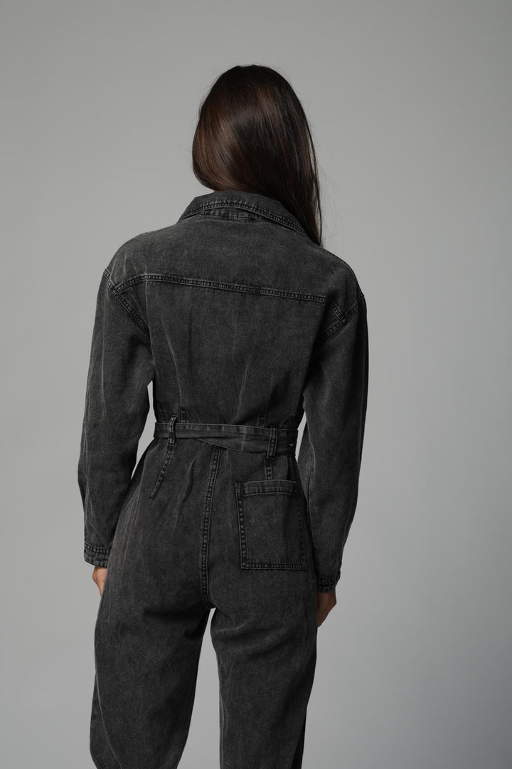 אוברול ג'ינס ארוך לנשים דגם Washed Black Denim Jumpsuit גב
