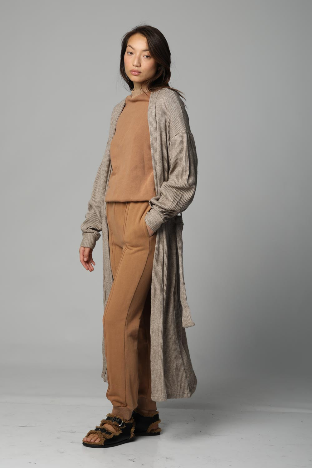 קרדיגן נשים ארוך Longi Beige Cardigan צבע בז'