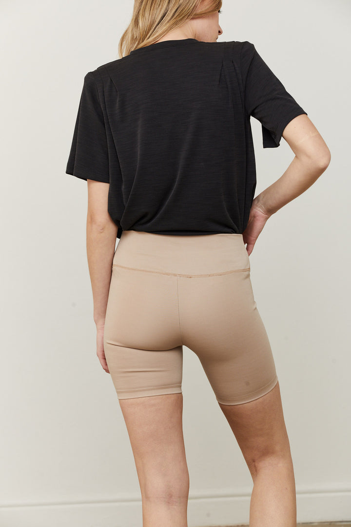 טייץ נשים קצר בצבע בז - Short Beige Legging