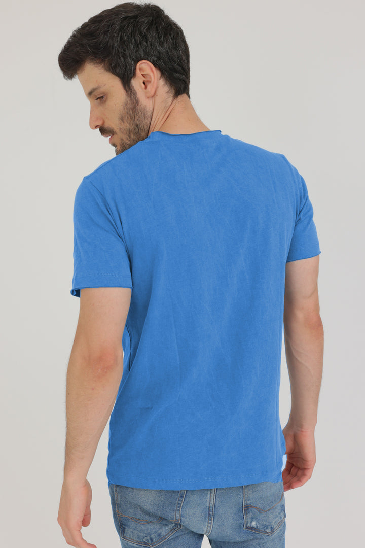 חולצת טי שירט קצרה לגברים - כחול שמיים